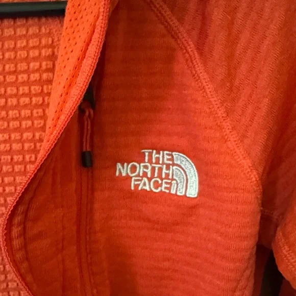 The North Face Women's Vibrant Red Ski Jacket - Picture 2 of 5